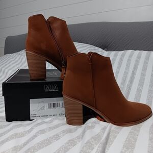 Brand new! MIA booties